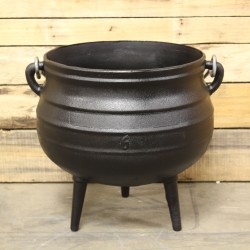 Get 1/2 Pure Cast Iron Potjie